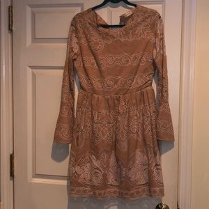 Elegant beige dress!